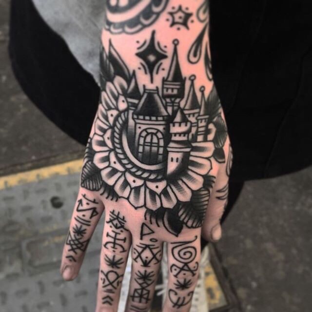 一组花手纹身图案让你与众不同