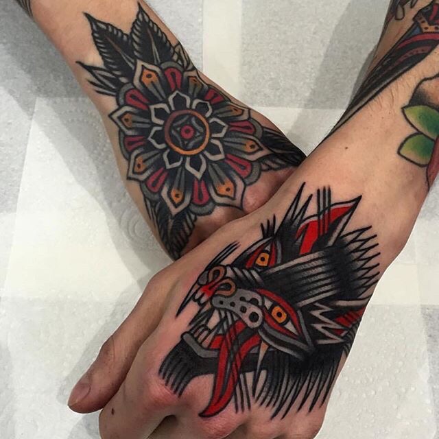 一组花手纹身图案让你与众不同