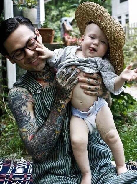 奶爸满身霸气十足的图腾纹身图片