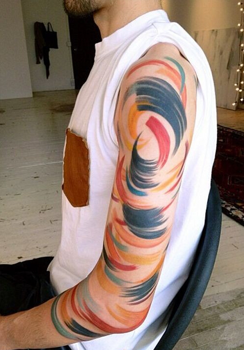 五颜六色的手部纹身图案