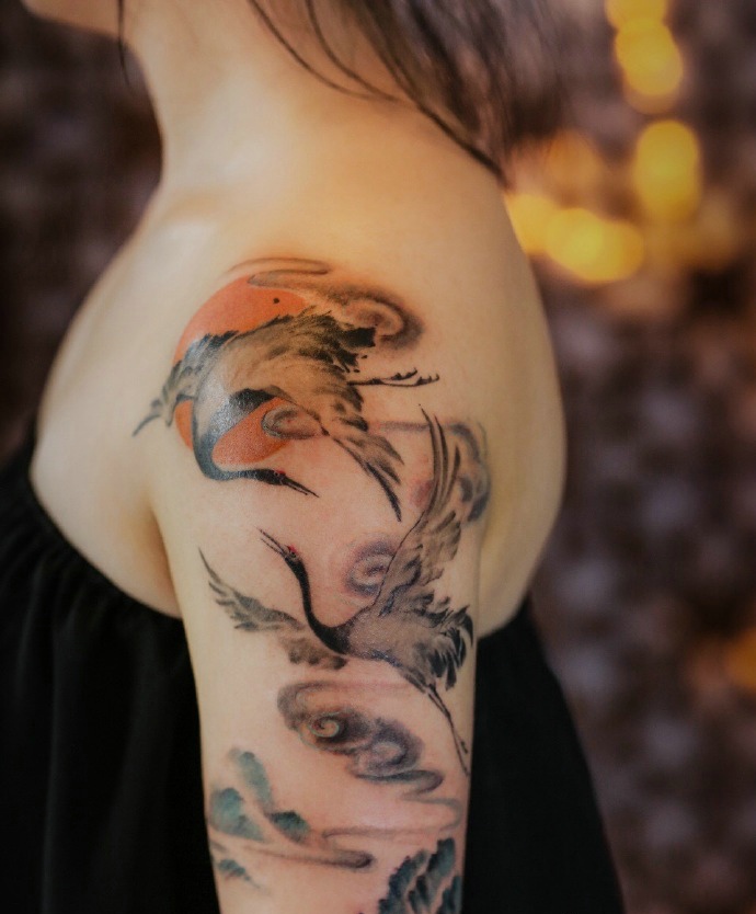 一组非常唯美的手臂花朵纹身图案