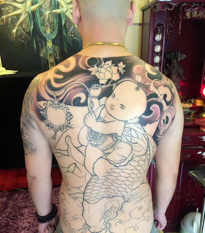 满背福娃纹身图案
