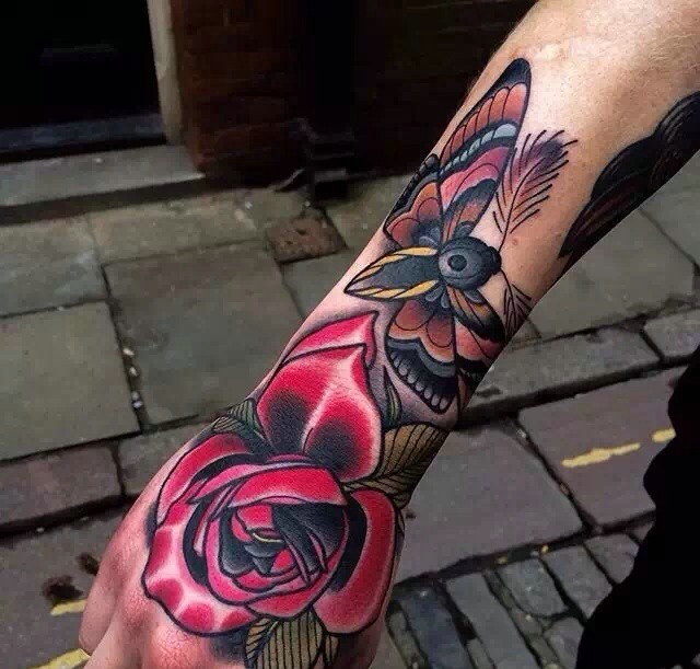 一组惊艳动人的手臂花朵纹身图片