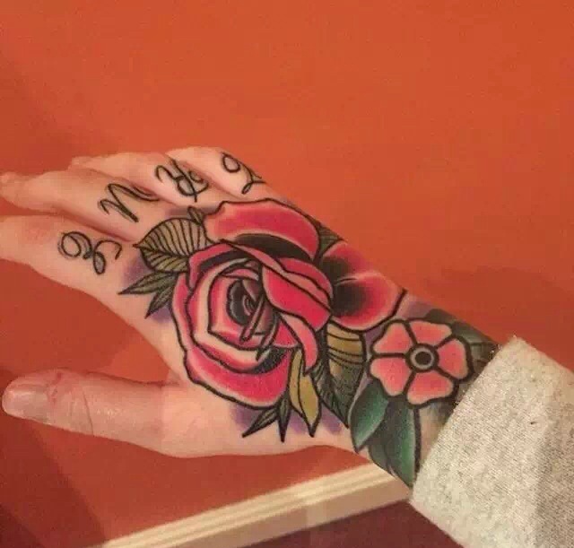 一组惊艳动人的手臂花朵纹身图片