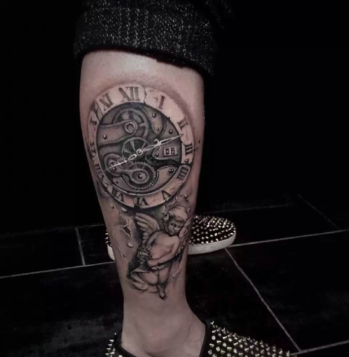 小腿3d时钟纹身图片非常的逼真