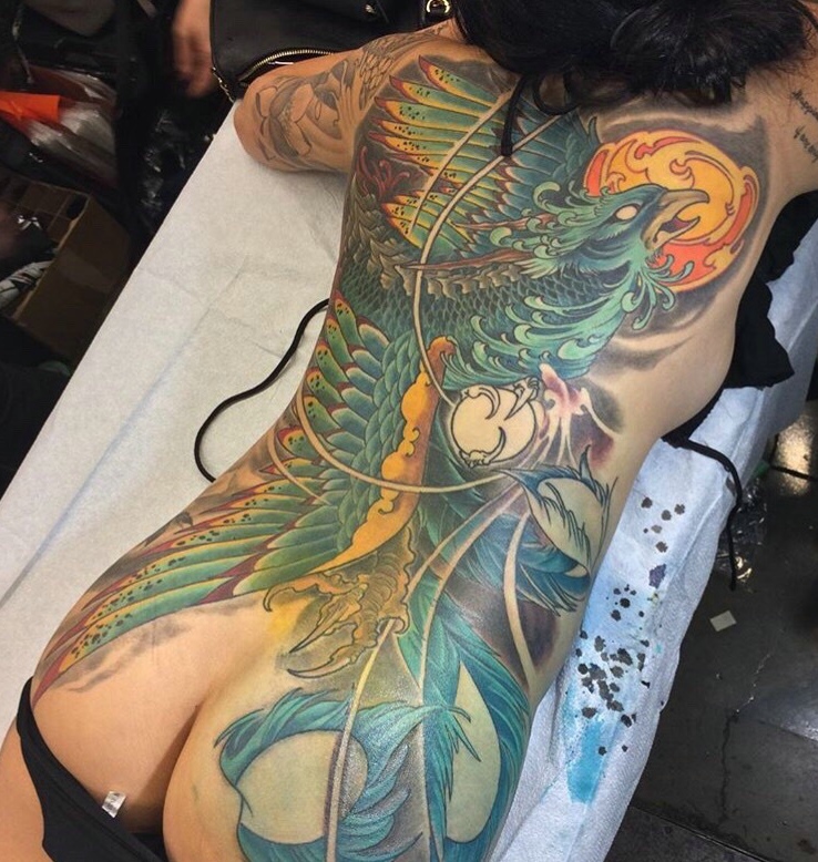 满背传统日式彩色大凤凰纹身图案