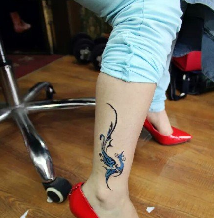 经典彩绘凤凰纹身图案