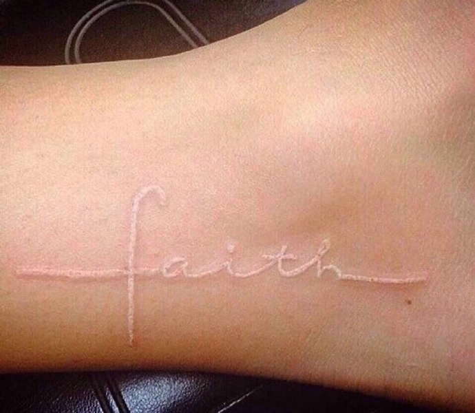 一组非常低调的完美隐形纹身刺青