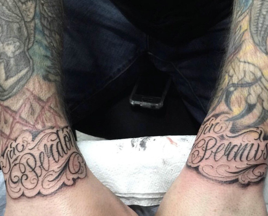 一组大花体英文纹身图案尽显年轻