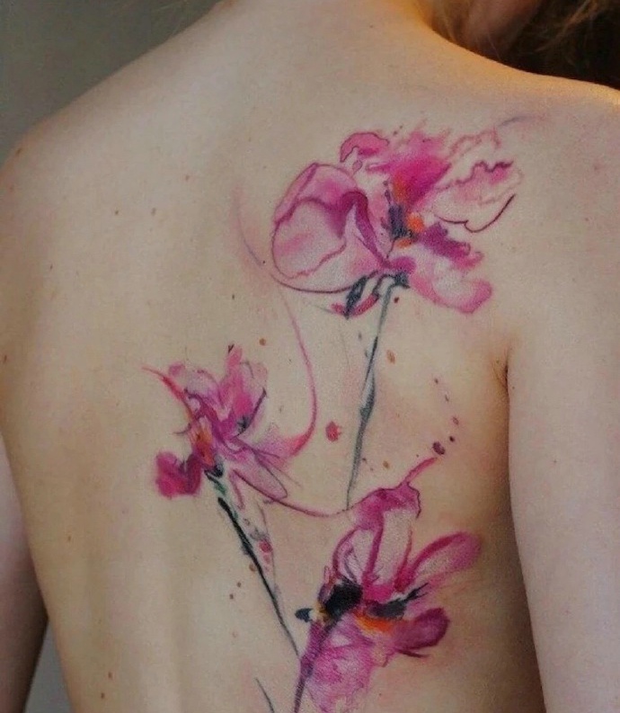 一组适合女生的精美花朵纹身图案