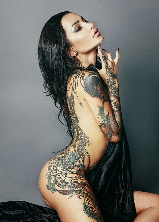 一组欧美女人的性感纹身图案回头率极高