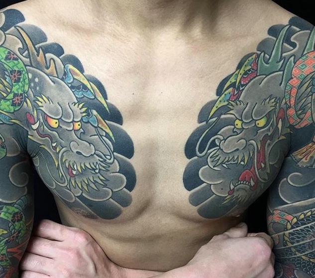 一组非常精彩的完美双半甲纹身图案