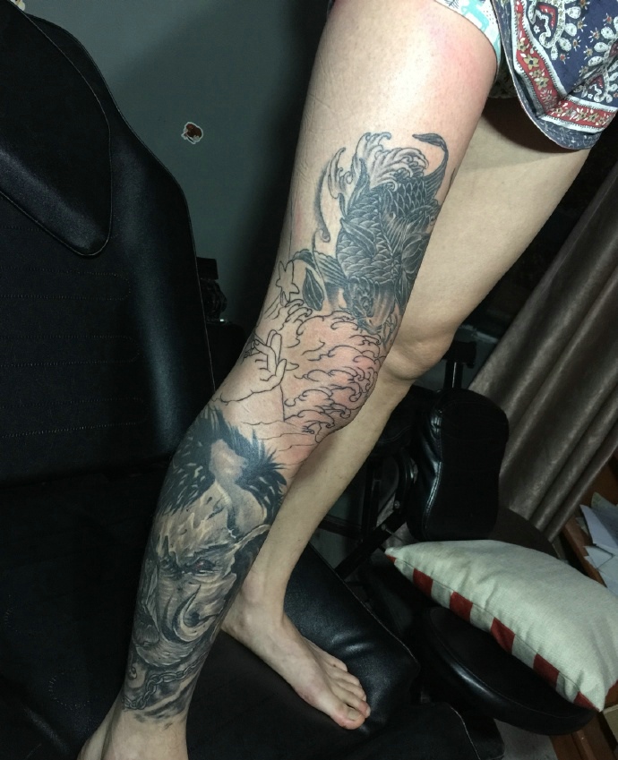 未完成的包小腿如来佛纹身图案