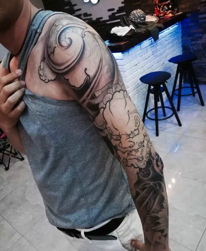 花臂图腾纹身图案让人刮目相看