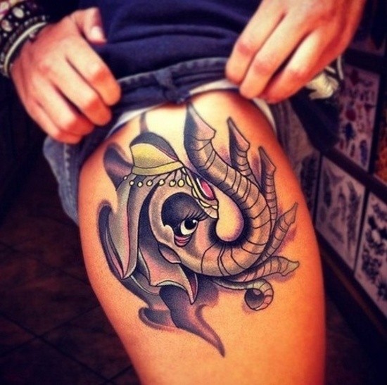 女士腿部漂亮的象头纹身图案