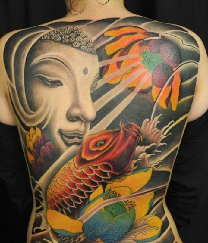 如来佛与鲤鱼结合的满背彩色纹身图案