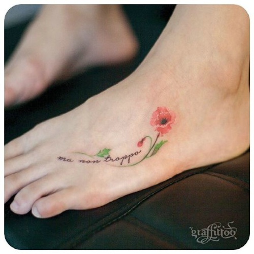 女生脚部个性纹身