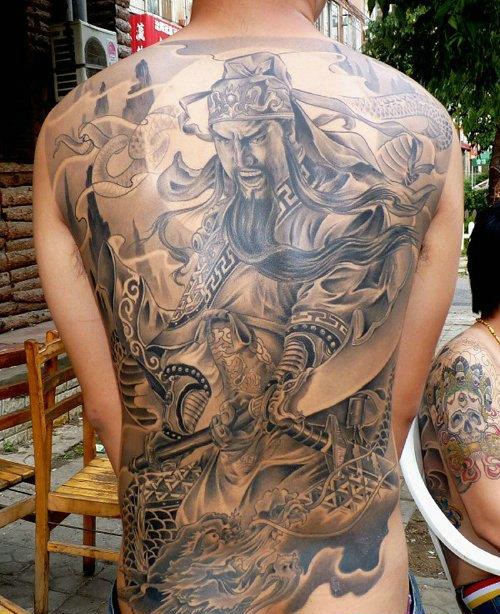 满背经典帅气迷人的关公纹身图案