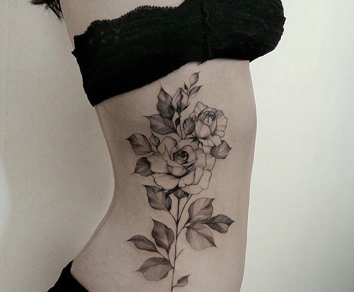 一组适合女生的水墨花朵纹身图案