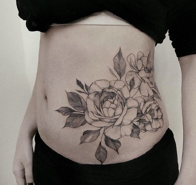 一组适合女生的水墨花朵纹身图案