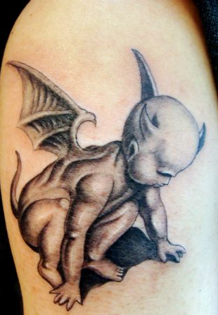 手臂另类欧美小恶魔纹身图案