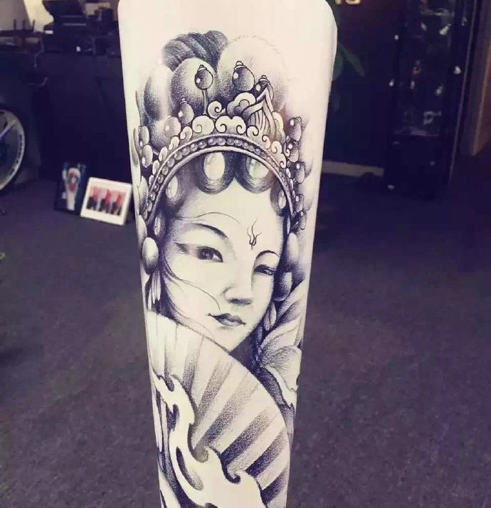 中国传统的经典花旦纹身图案