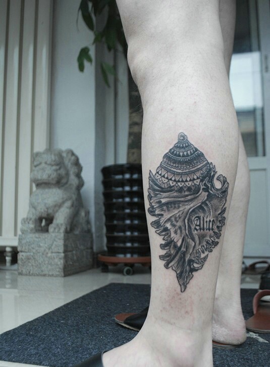 非常独特的腿部海螺纹身图案缩略频道推荐图