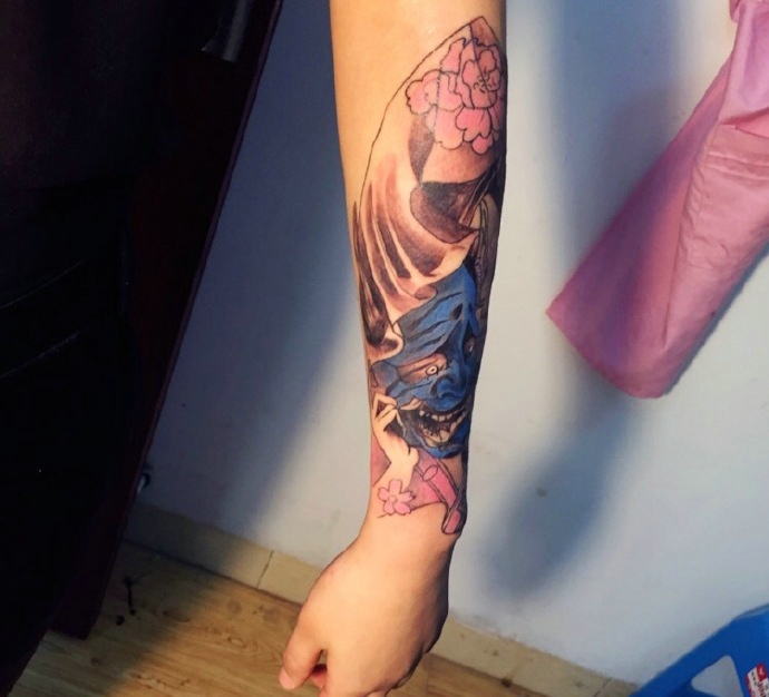 花妓与般若结合的花臂纹身图案