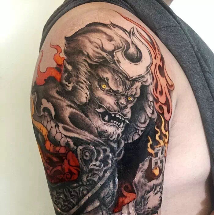 大臂经典十足的牛魔王纹身图案