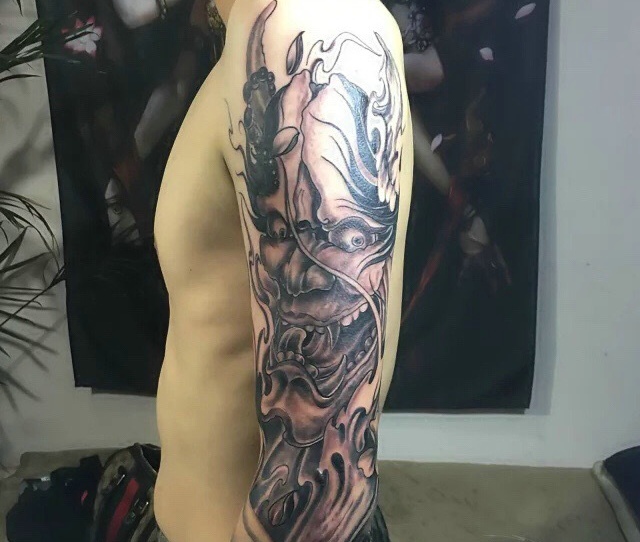 花臂黑白传统般若纹身图案