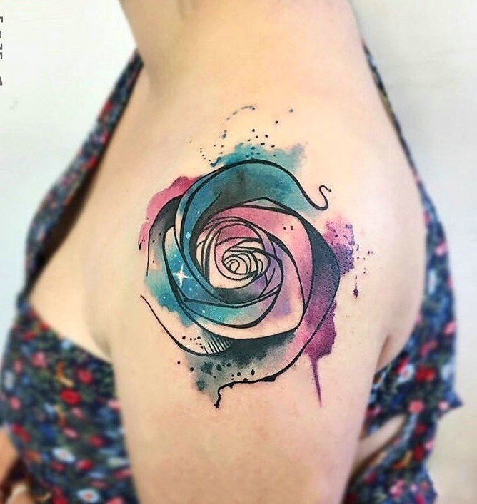 一组年轻派的水彩图腾纹身图案