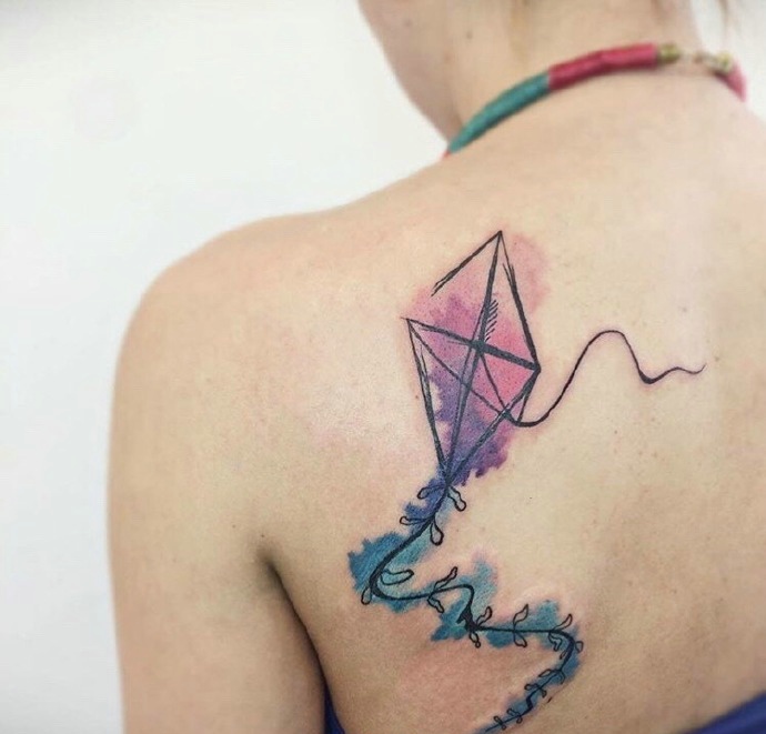 一组年轻派的水彩图腾纹身图案