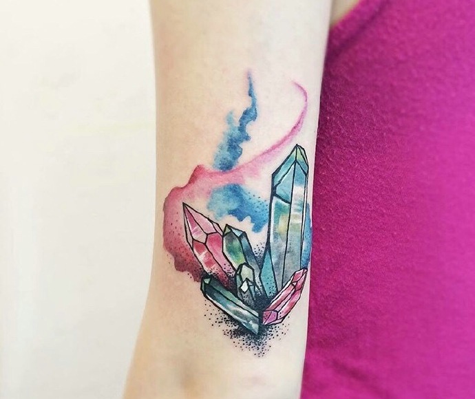 一组年轻派的水彩图腾纹身图案