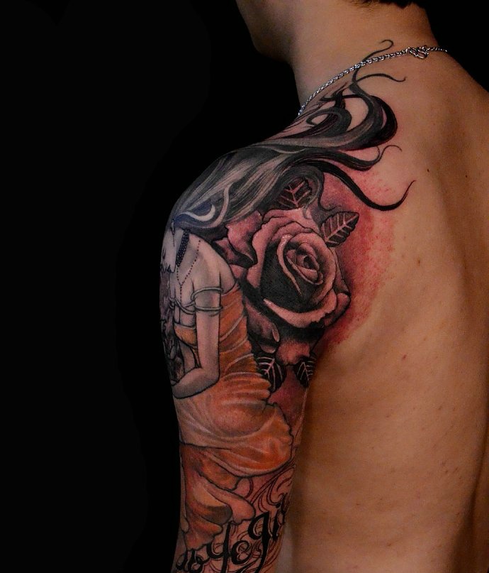 个性精致的花臂天蝎女孩纹身图案