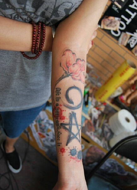 水墨风格涂鸦纹身图案