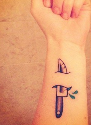 一款手腕刀纹身图案