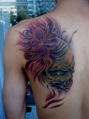 后背彼岸花骷髅刺青