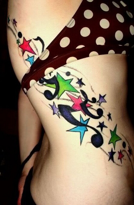 美女腰背彩色音符纹身图案