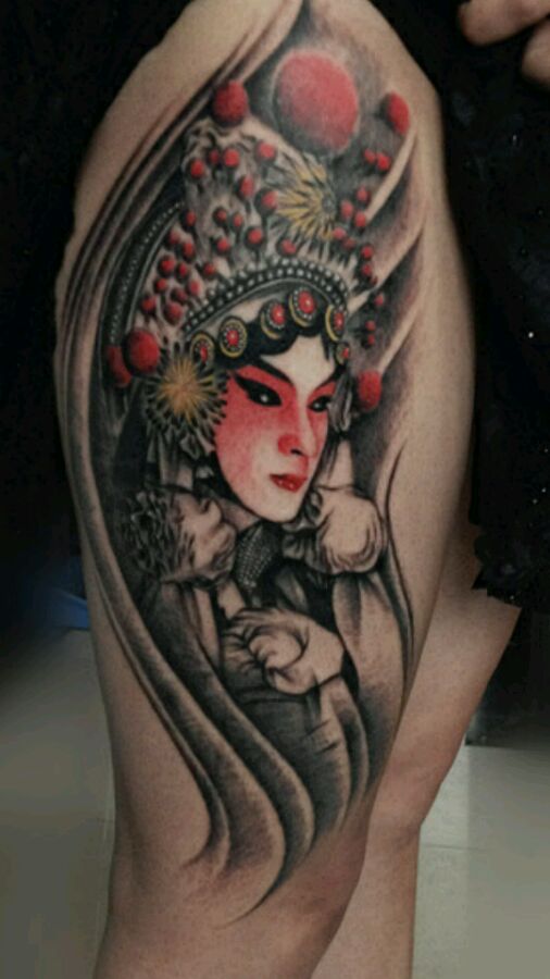 大腿漂亮的花旦纹身图案大全