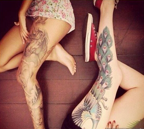 时尚女性花腿漂亮马孔雀纹身图案