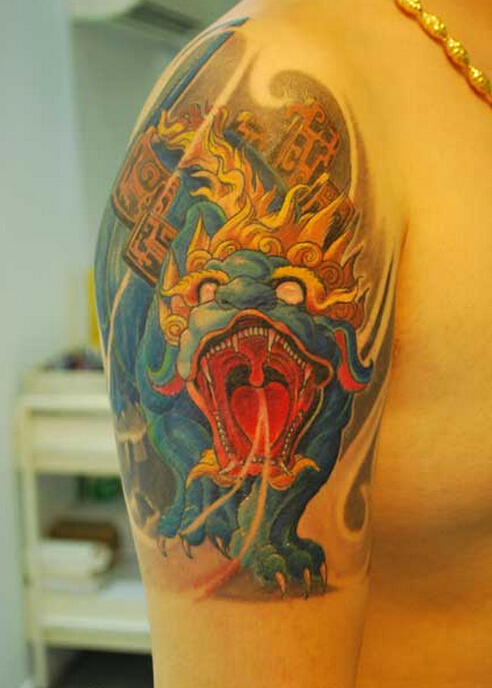 男士手臂饕餮纹身图案