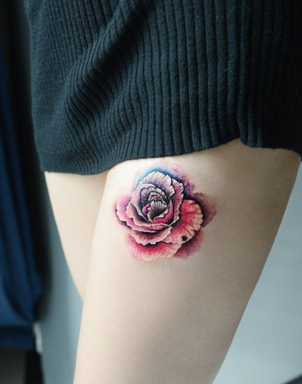 血红大气玫瑰纹身图案