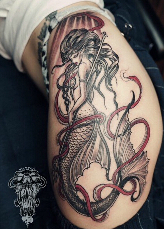 女性臀部个性美人鱼纹身图案