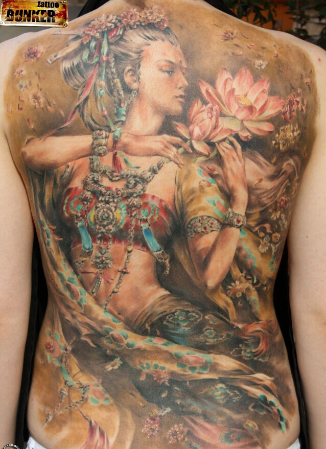 满背彩绘敦煌飞天纹身图案