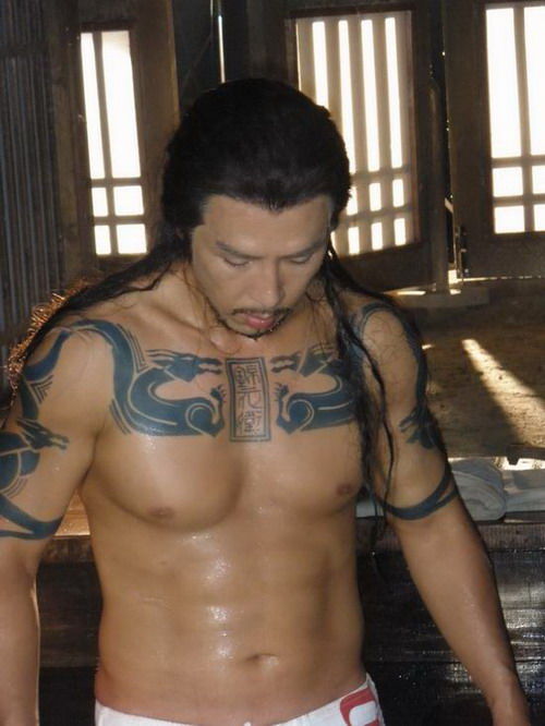 甄子丹锦衣卫中的纹身图案