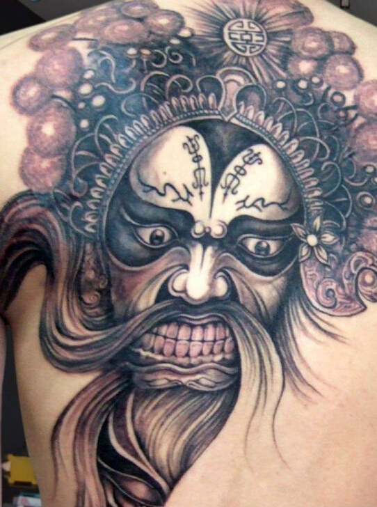 超酷的满背京剧脸谱肖像纹身图案