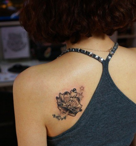 夺目亮丽王冠纹身图案