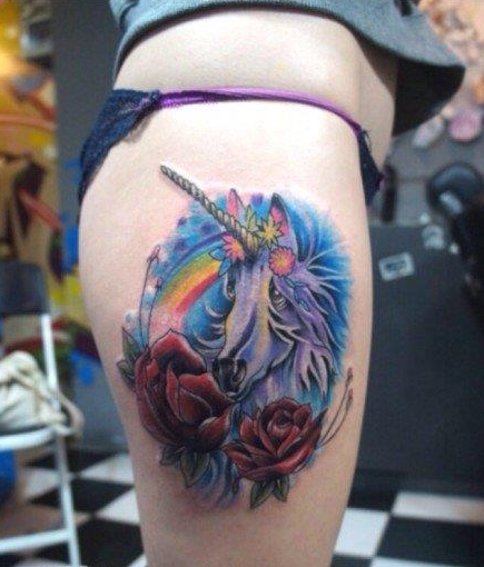 美女腿部新潮很酷的独角兽纹身图案