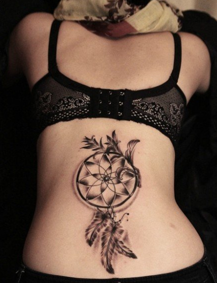 美女后腰唯美时尚的捕梦网纹身图案
