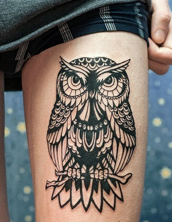 腿部猫头鹰纹身图案